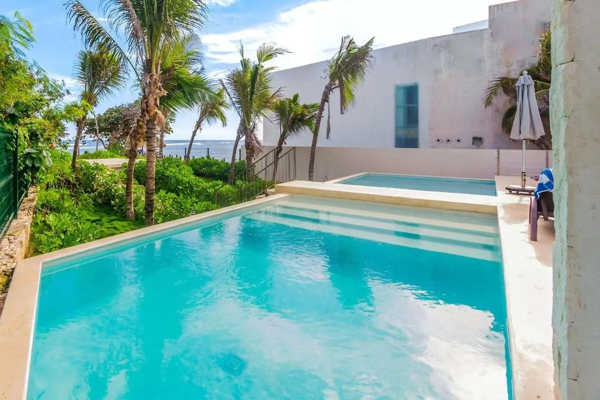 Holiday home Chic Beachfront Condo Ocean View Rooftop Pools Akumal