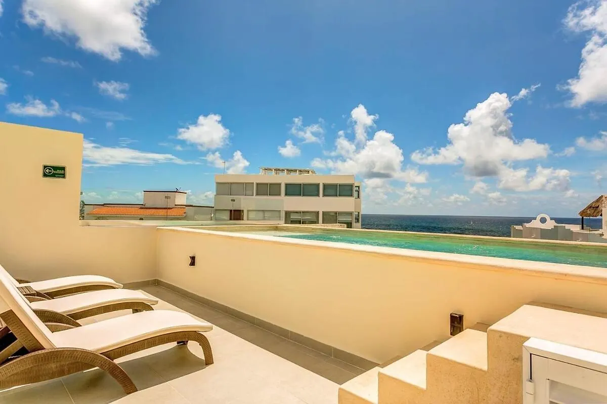 Chic Beachfront Condo Ocean View Rooftop Pools Akumal Mexico