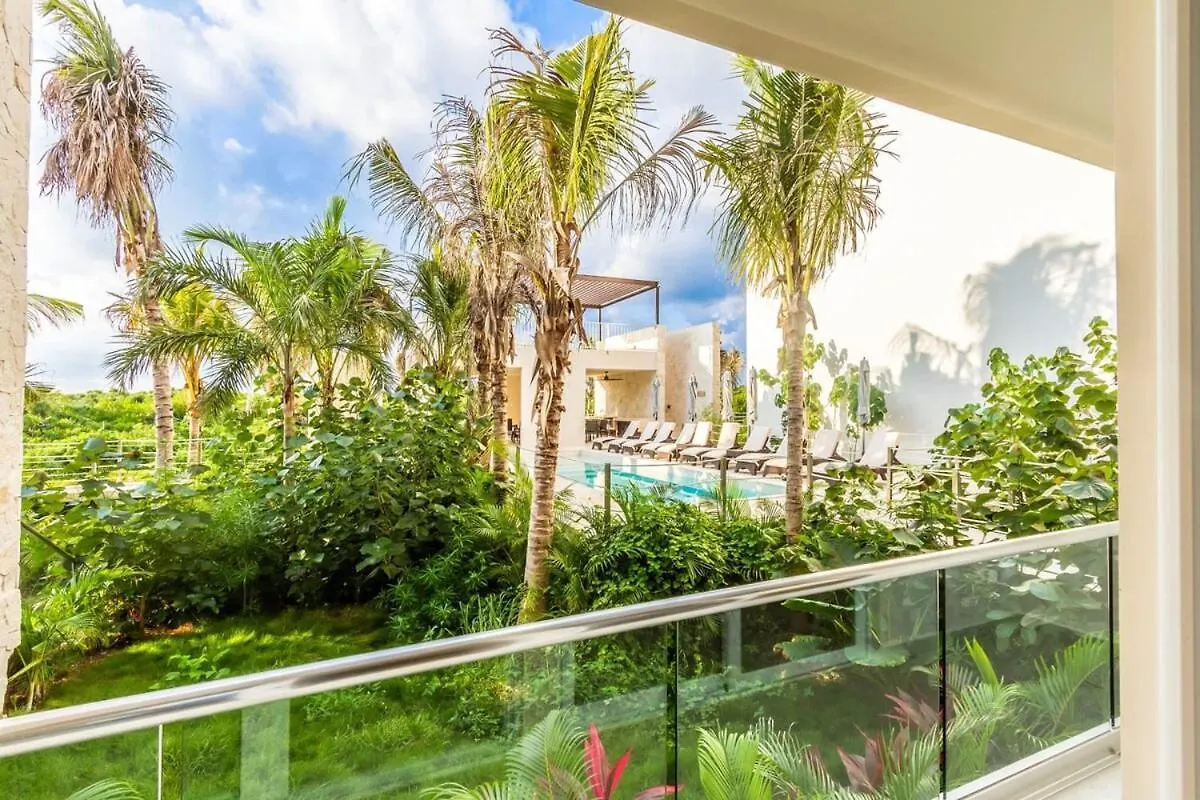 Holiday home Chic Beachfront Condo Ocean View Rooftop Pools Akumal