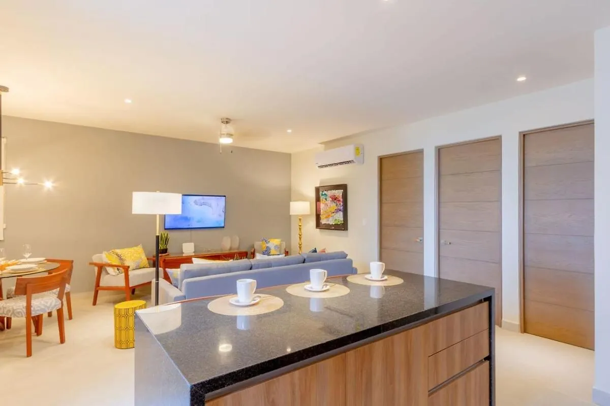 Chic Beachfront Condo Ocean View Rooftop Pools Akumal