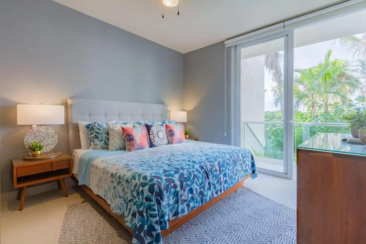 Chic Beachfront Condo Ocean View Rooftop Pools Akumal